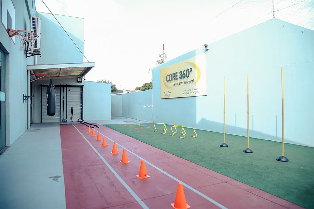 Área Externa, quadras e piscina | Academia Estação Sport Center